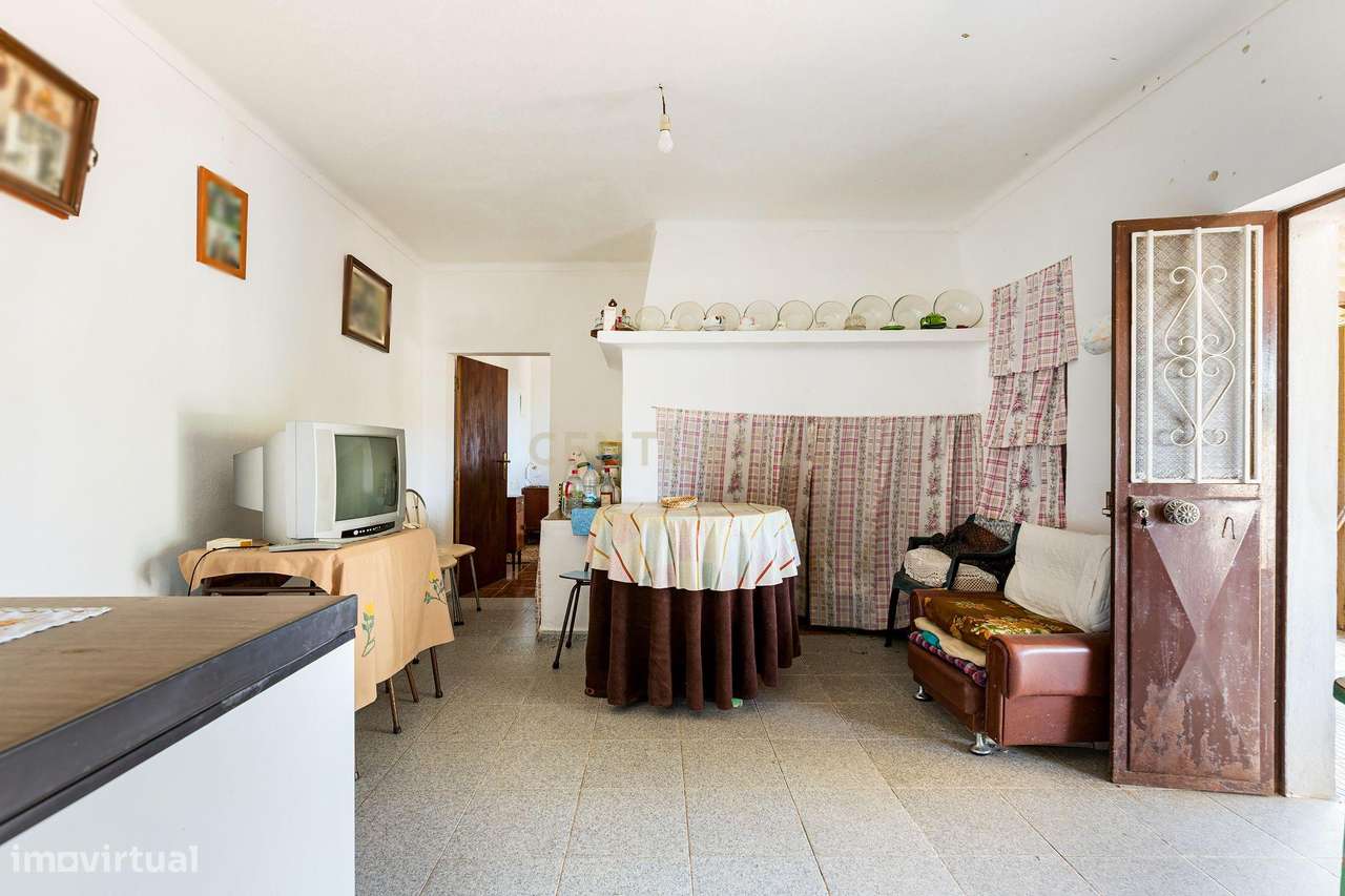 Monte Alentejano com 45 Hectares e Infraestruturas Agrícolas-5