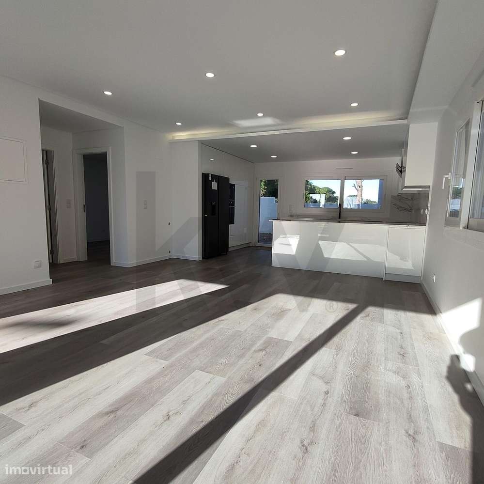 Moradia Isolada T4 com amplas áreas e construção de excelência, nova a - Grande imagem: 5/60