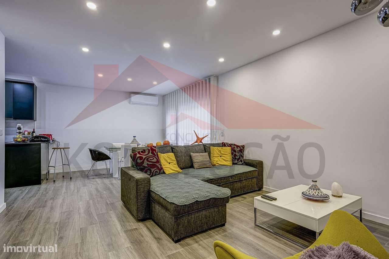 Moradia T4 de arquitetura moderna, estado de nova.-8