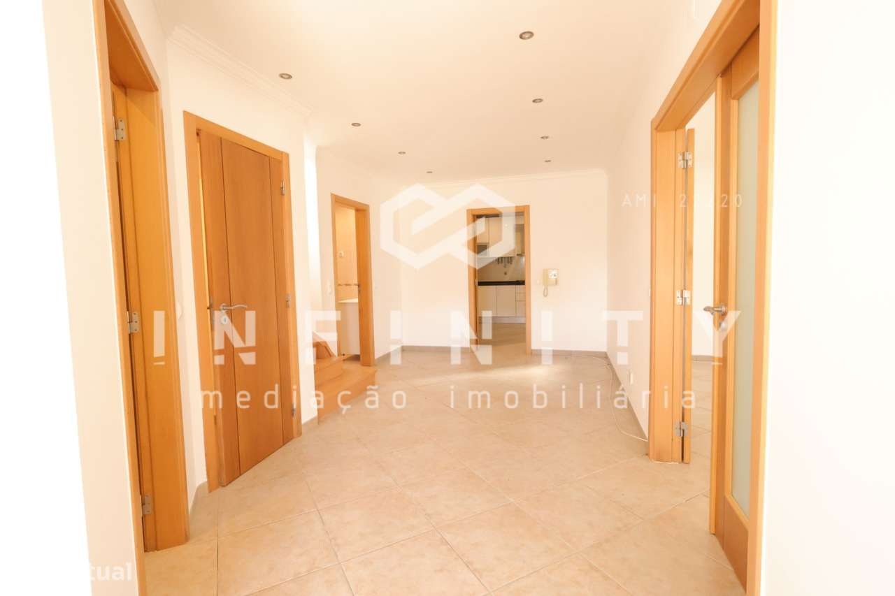 Moradia independente T4-11