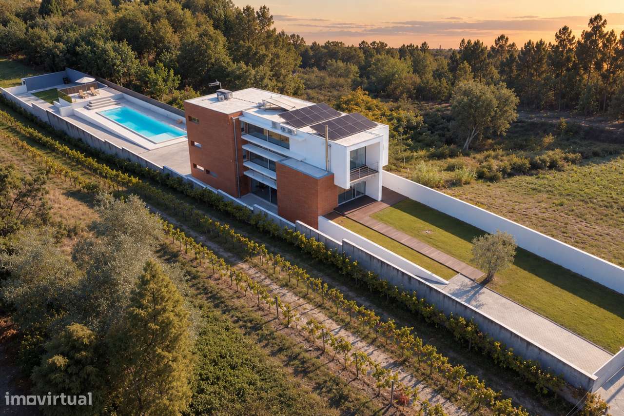 Moradia T4 com Piscina e Terreno em Oiã-20