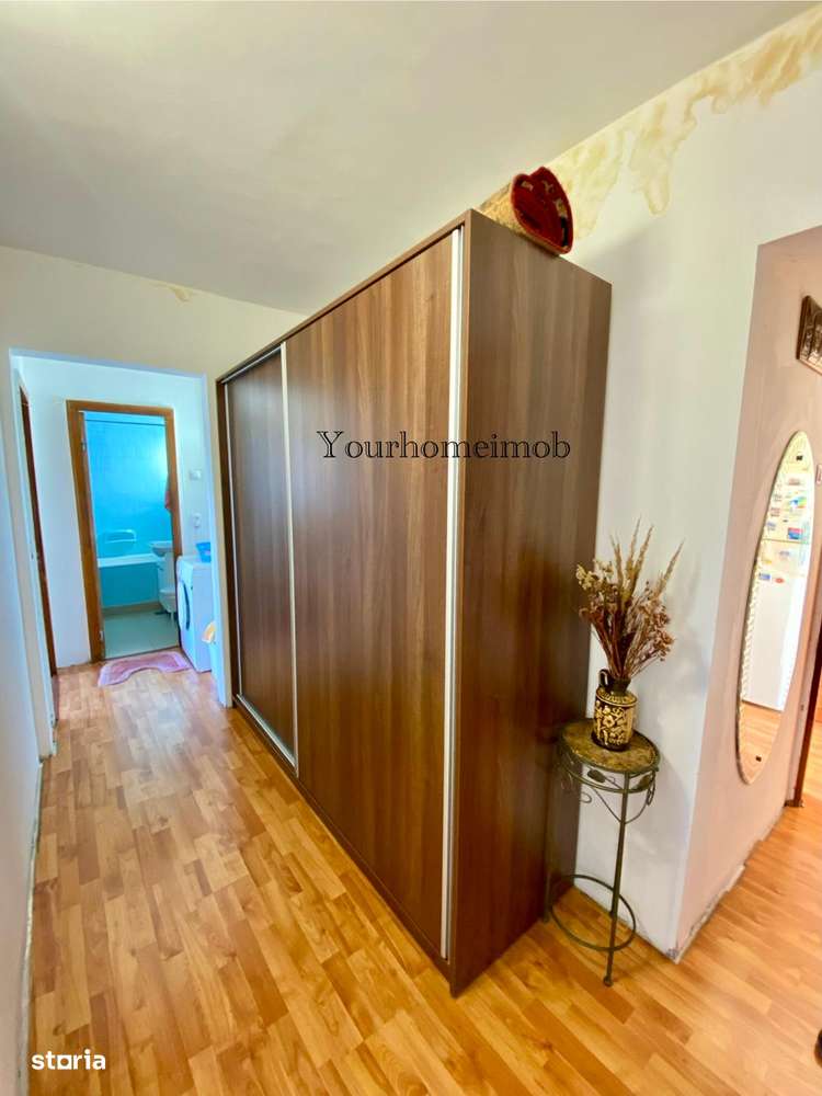 Apartament Craiovita 3camere cu 2balcoane cu centrala 5/10 - Imagine principală: 2/8