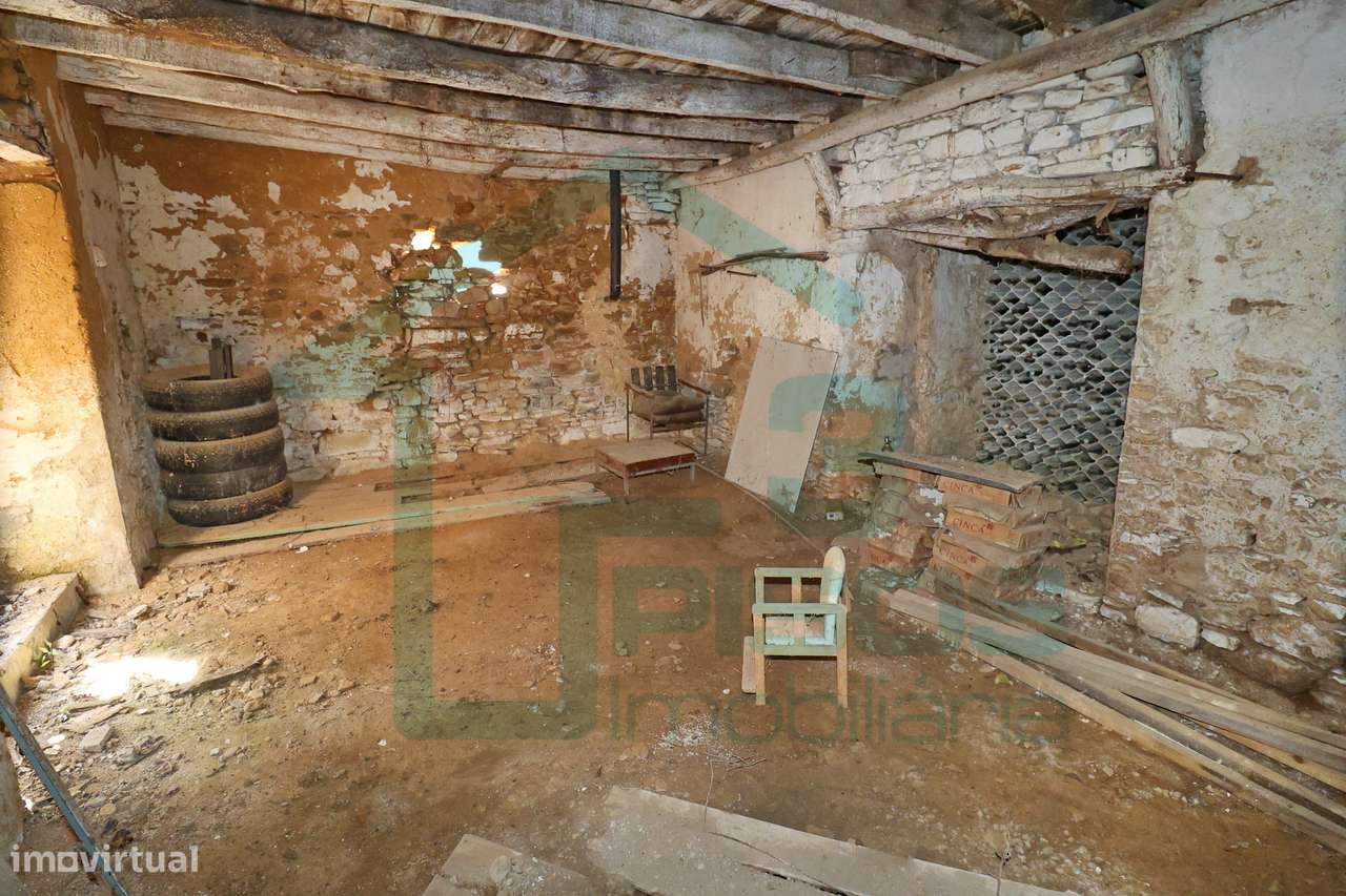 Moradia para recuperar 323 m², dois pisos, 25 minutos de Torres Vedras-27