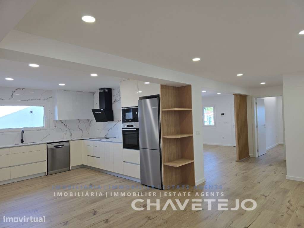 Moradia T4 Moderna c/ Garagem, estilo e Conforto a um Passo de Tomar-9