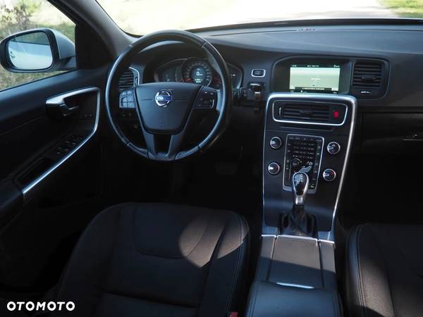 Volvo V60 D3 Geartronic Momentum - 6