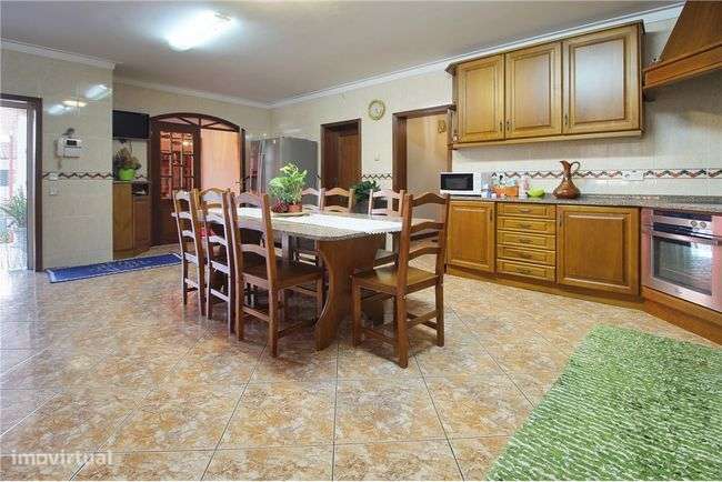 Moradia + Salão + Restaurante(Arrendado) - Grande imagem: 4/16