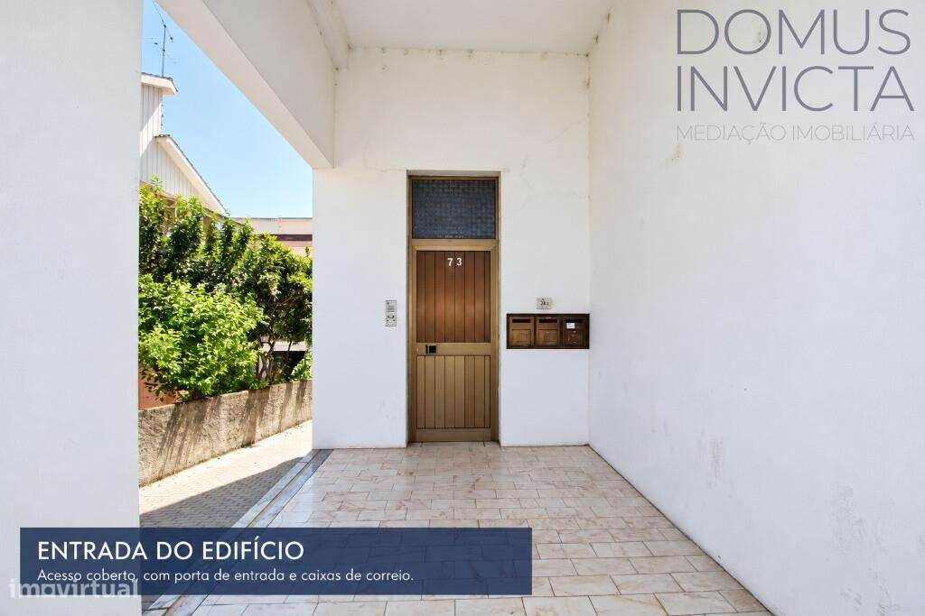 T3 com varanda, garagem e vista para o Castelo | Av. Cidade de Zamora-10