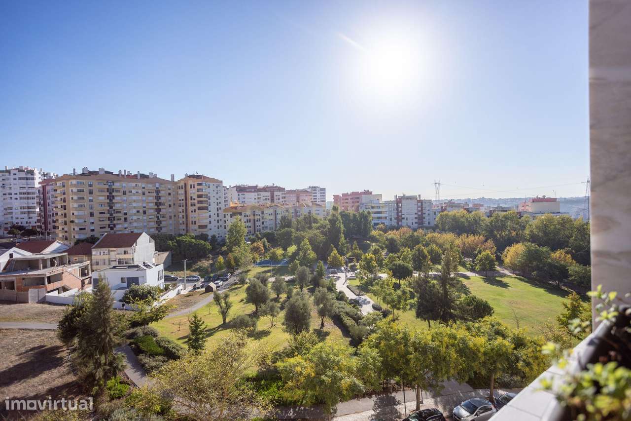 Apartamento T2 na Ribeirada com Garagem e Arrecadação-2