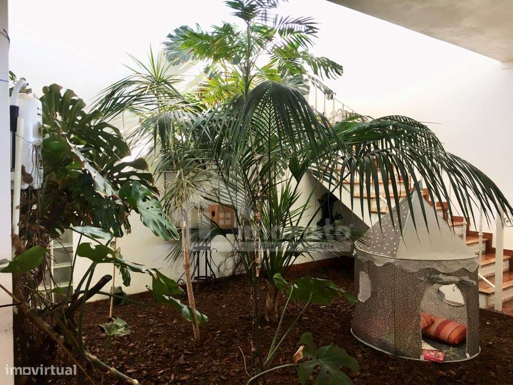 Moradia T6 pronta a habitar com piscina em Lousã-11