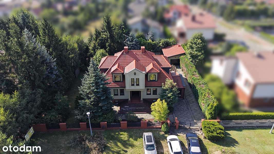 Komfortowy dom jednorodzinny, wieloletni ogród, garaże,-13