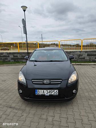 Kia Ceed - 1