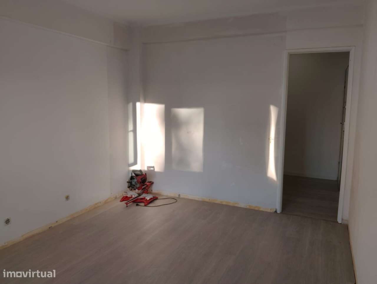 Apartamento T3 Totalmente Remodelado-14