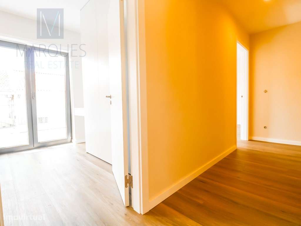 Apartamento T4 com 3 Suites em Almada-25