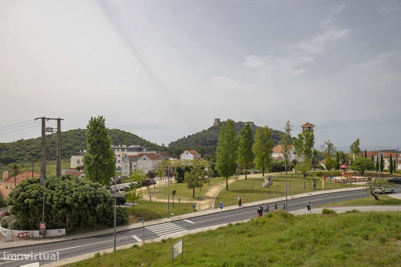 Apartamento T3 varanda estacionamento Corredoura Sesimbra-27