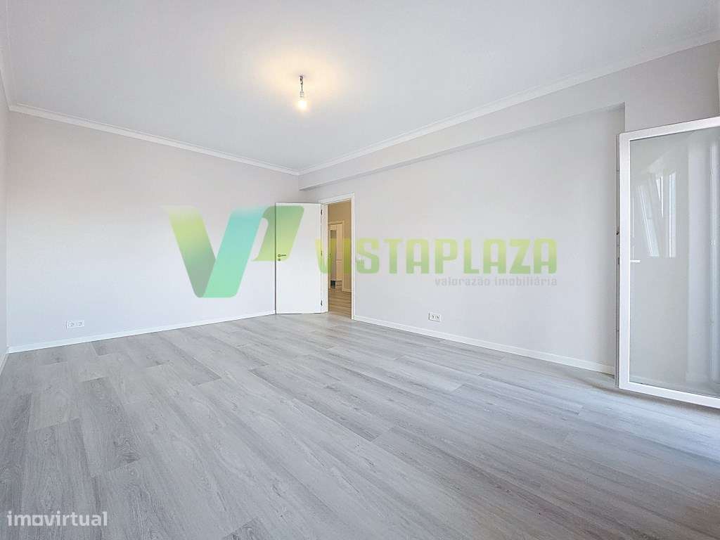 Apartamento T3 com Vista Rio Totalmente Remodelado em Portimão - Grande imagem: 5/25