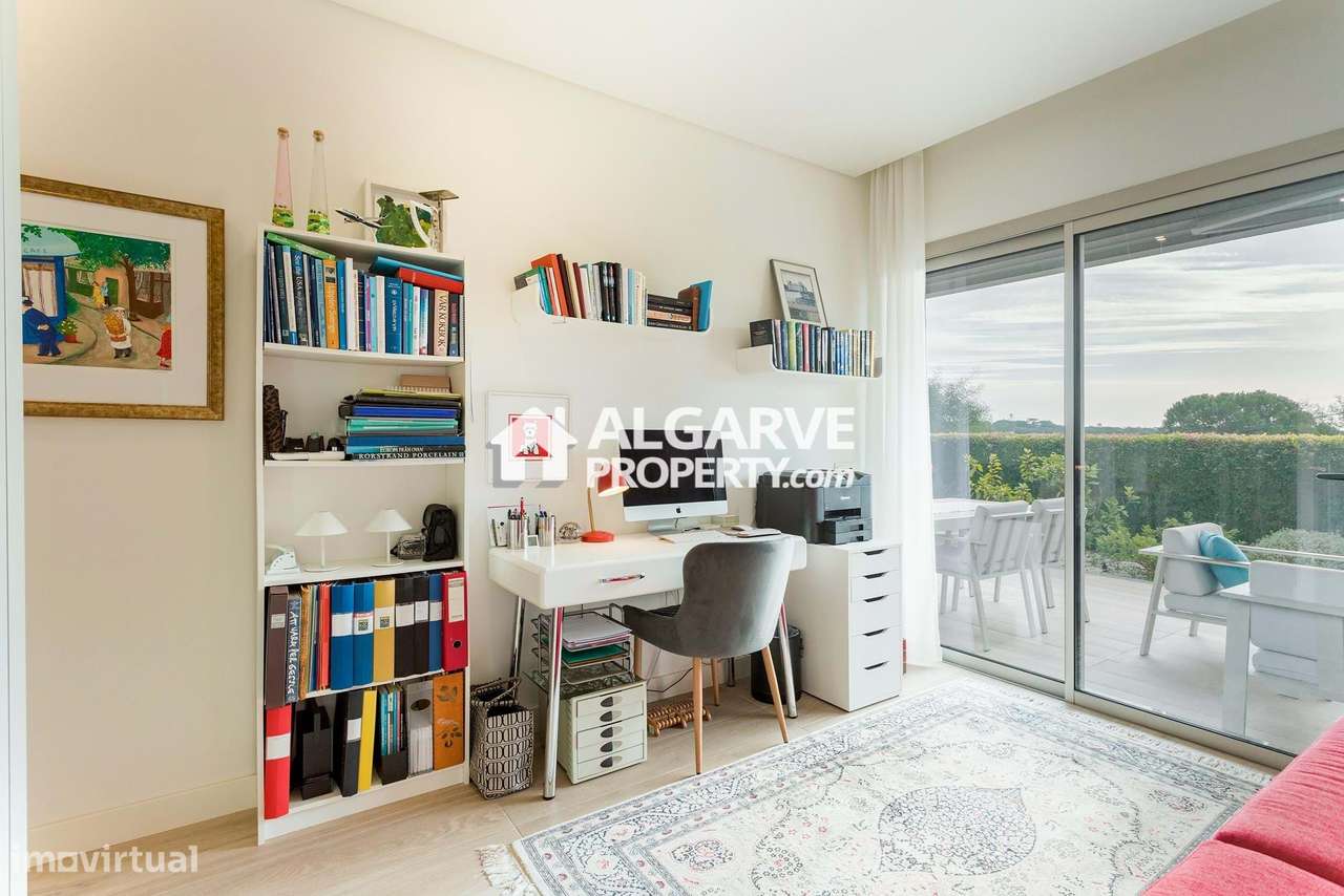 Excelente T2 Moderno com amplo terraço perto da Praia — Quarteira, Alg-19