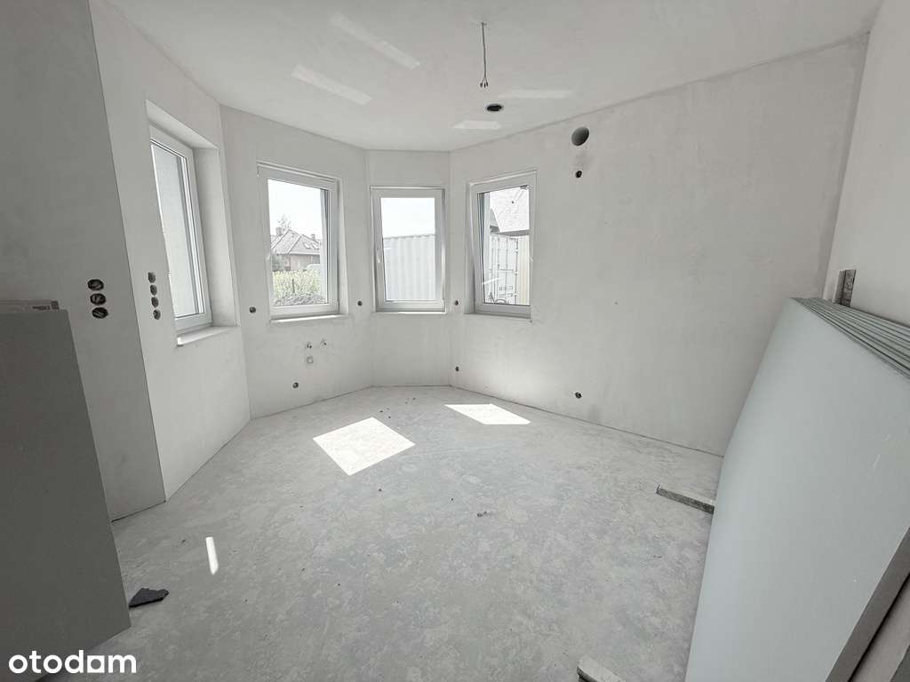 Dom premium z ogrodem i basenem.-11