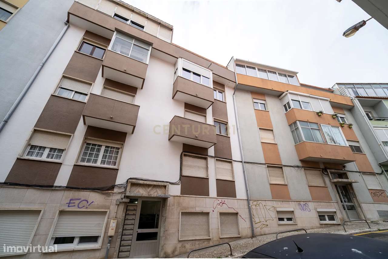 Apartamento T2 em Cacilhas – Excelente Localização - Grande imagem: 3/23