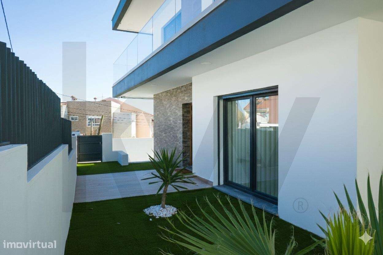 Luxo e exclusividade em Famões com vista sob Lisboa-6