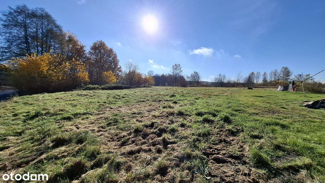 Budowlana działka w spokojnej wsi – 717 m²-13