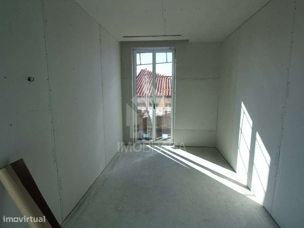 Venda Apartamento T1Cobertura com Terraço Novo, em Real, Braga-12