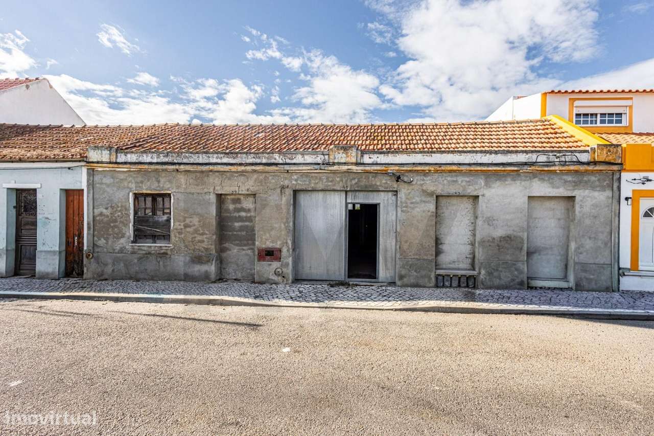 Moradia em Almeirim para recuperar - Grande imagem: 3/39