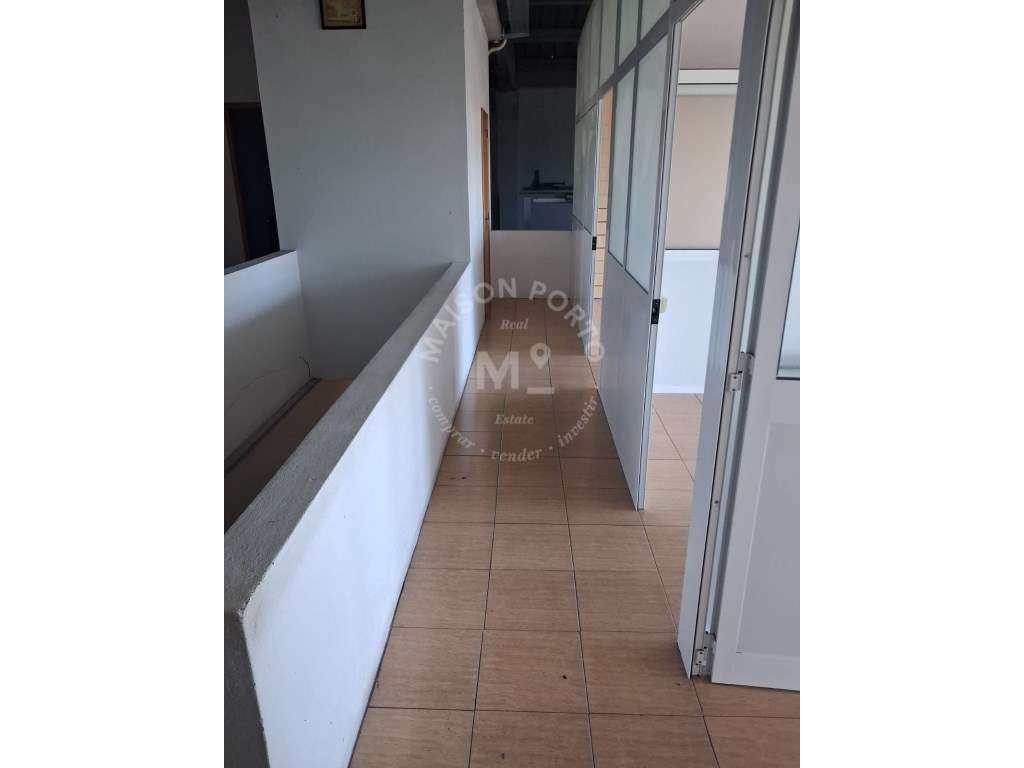 Armazém com licença para Comércio e Indústria - Grande imagem: 5/13