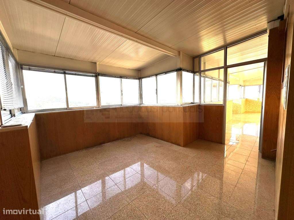 Apartamento T3 ultimo andar com terraço e marquise, garagem individ...-6