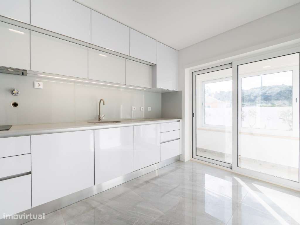 MORADIAS T2+1 e T3+1 GARAGEM E JARDIM, BELAS-17