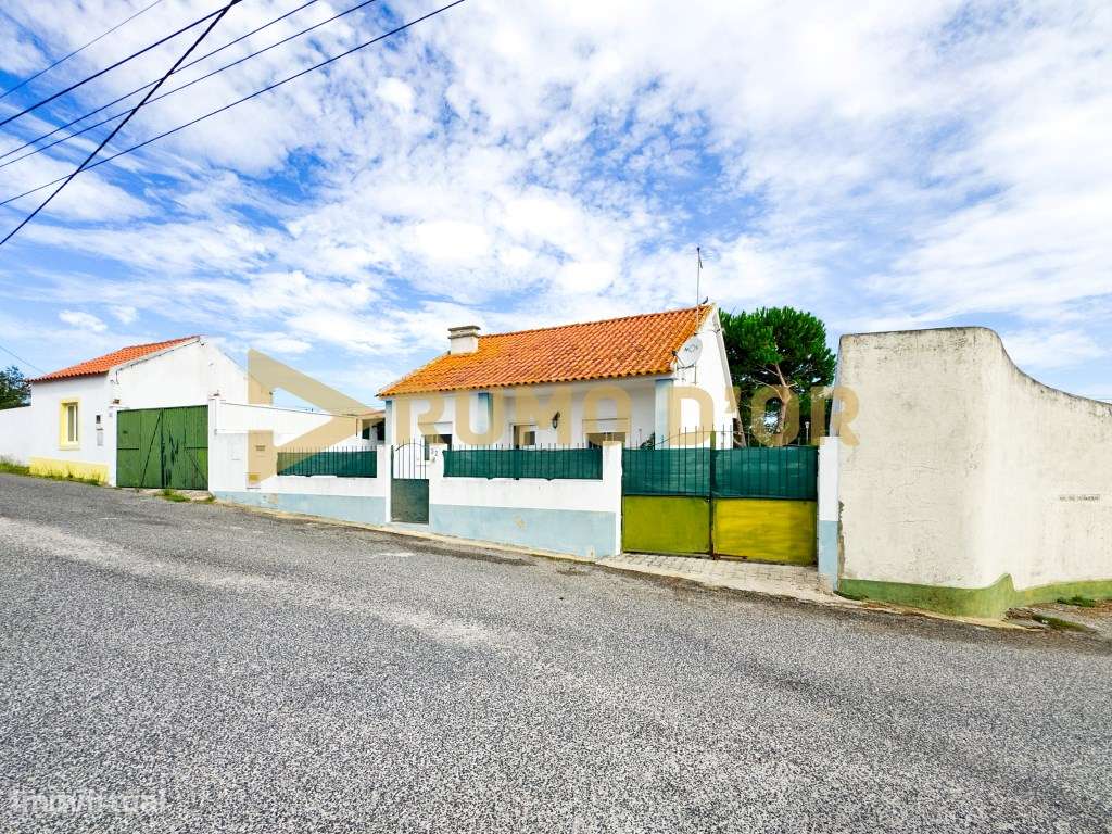 Moradia T2 Térrea em Carambancha, Carregado com 155 m² de Logradouro-29