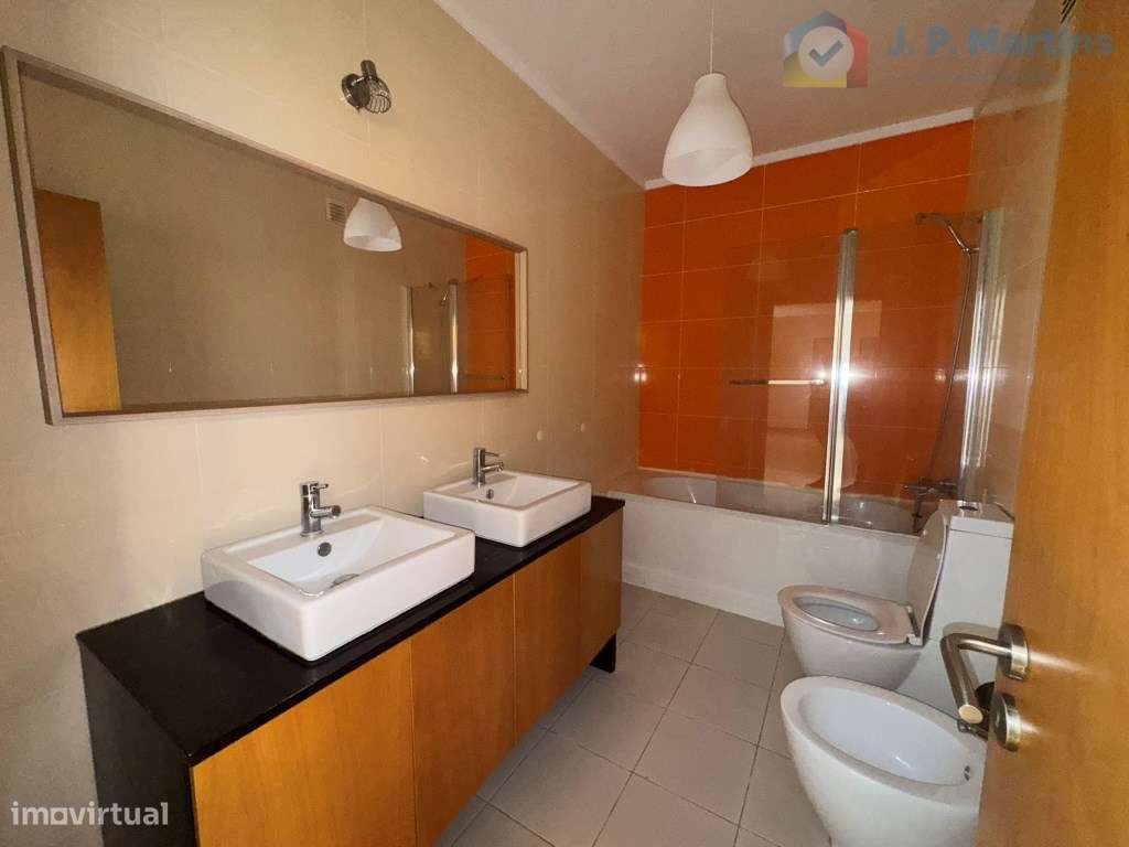 Espaçoso apartamento T3, c/ varanda e garagem, Vila Serena, Pinhal ...-13