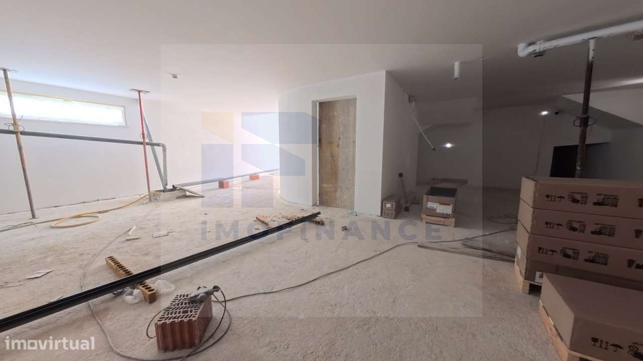 Apartamento T3 em Fase Final de Acabamentos — Praia da Consolação (...-7