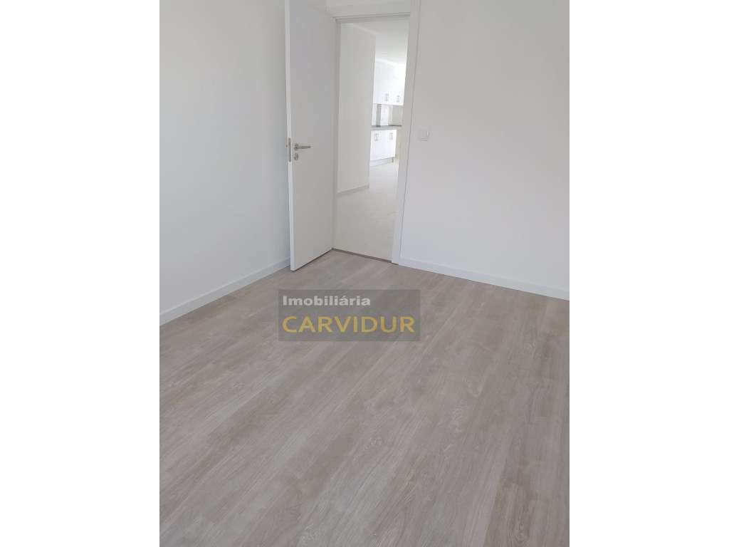 Lavradio T2 totalmente remodelado-10