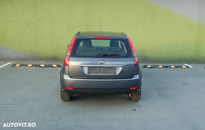 Ford Fiesta - 12