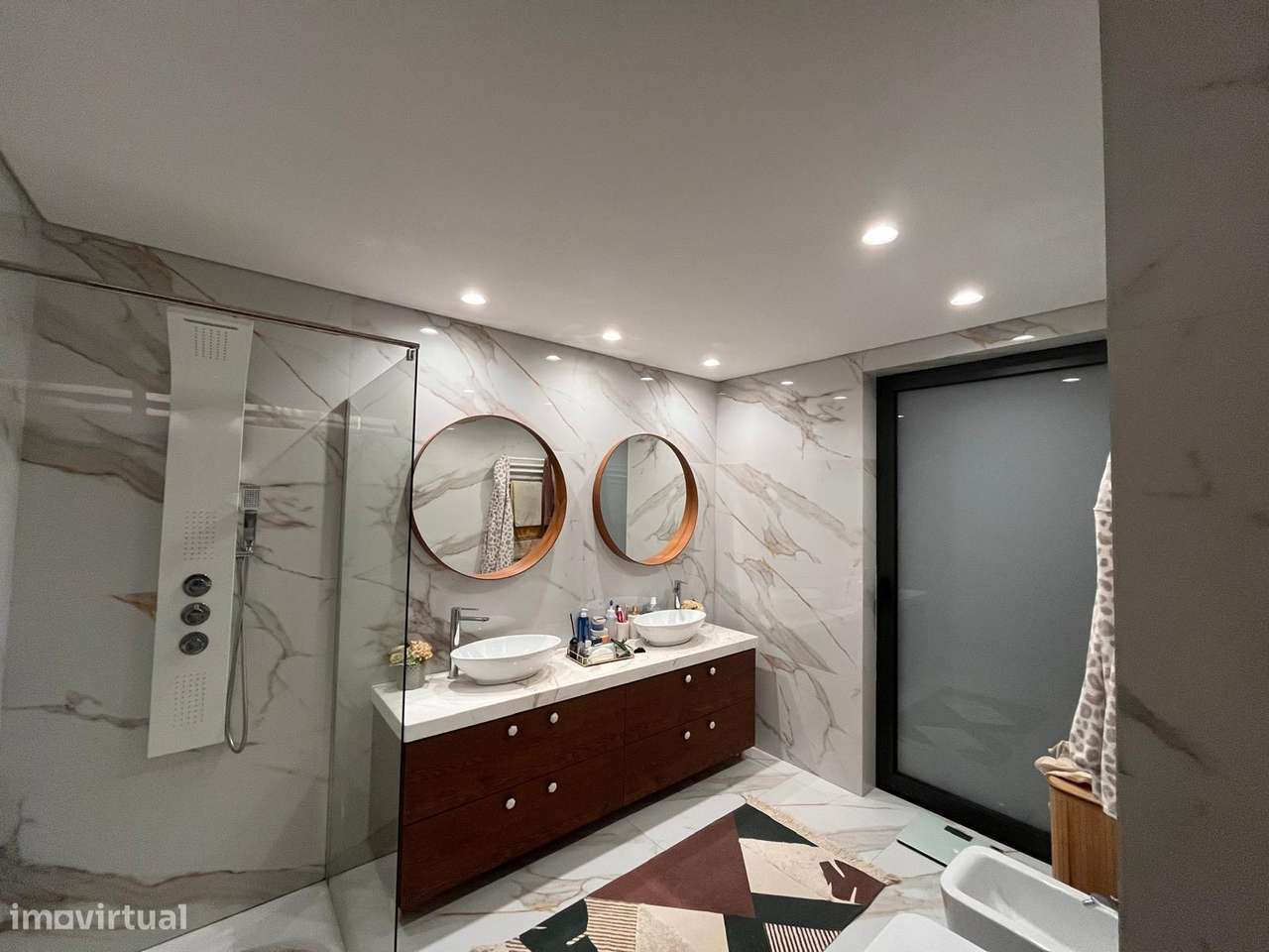 Moradia de Luxo com Piscina borda Infinita e 17.000 m² de Terreno-30