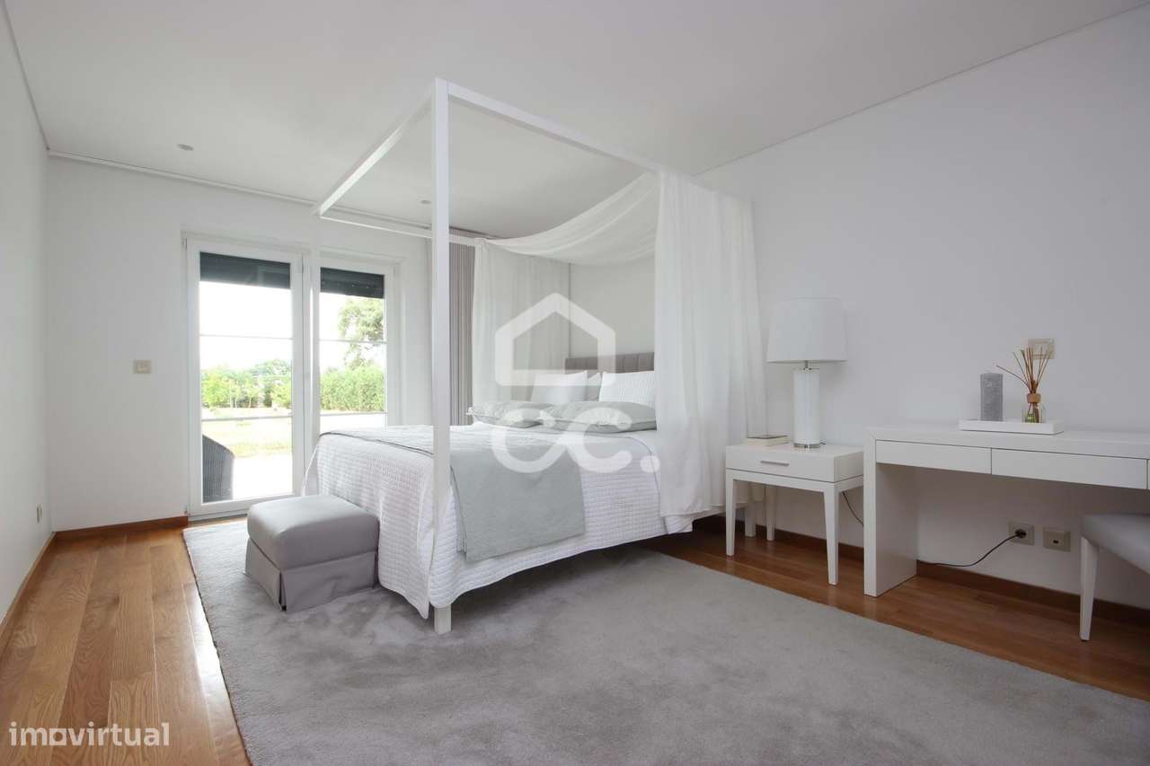 Quinta de 8500m2 com moradia térrea T6 e piscina | Évora - Grande imagem: 5/36