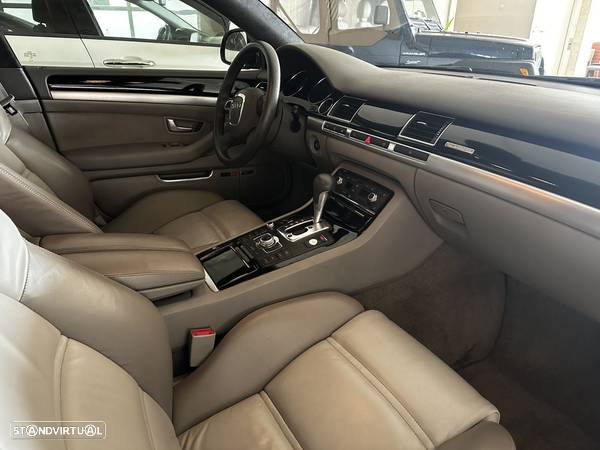 Audi A8 4.2 TDi V8 quattro Longo - 28