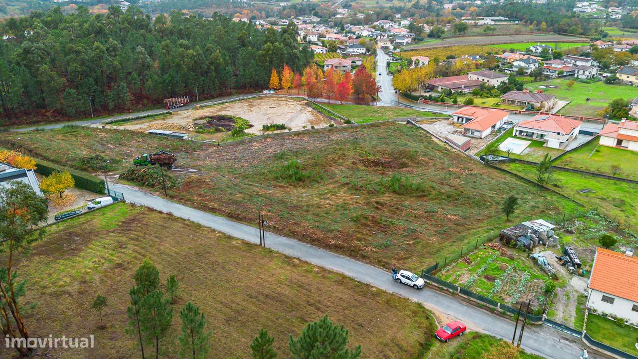 Terreno Urbano a 20 Minutos de Braga - Grande imagem: 4/27