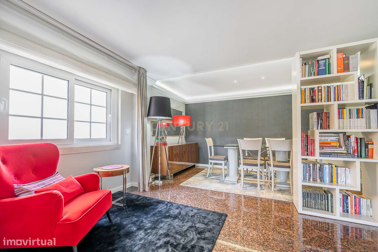 Moradia de Luxo T4 com Piscina e Jardim em Alvalade-18