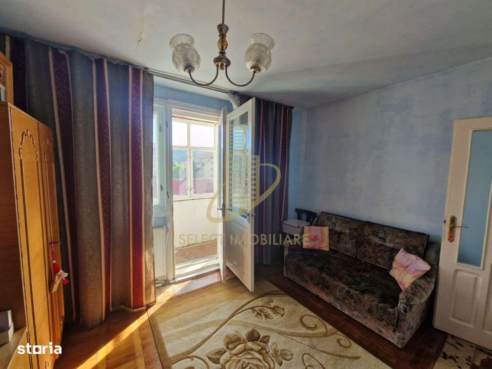 Apartament de 3 camere, decomandat, 66 mp., zona Sens.-6