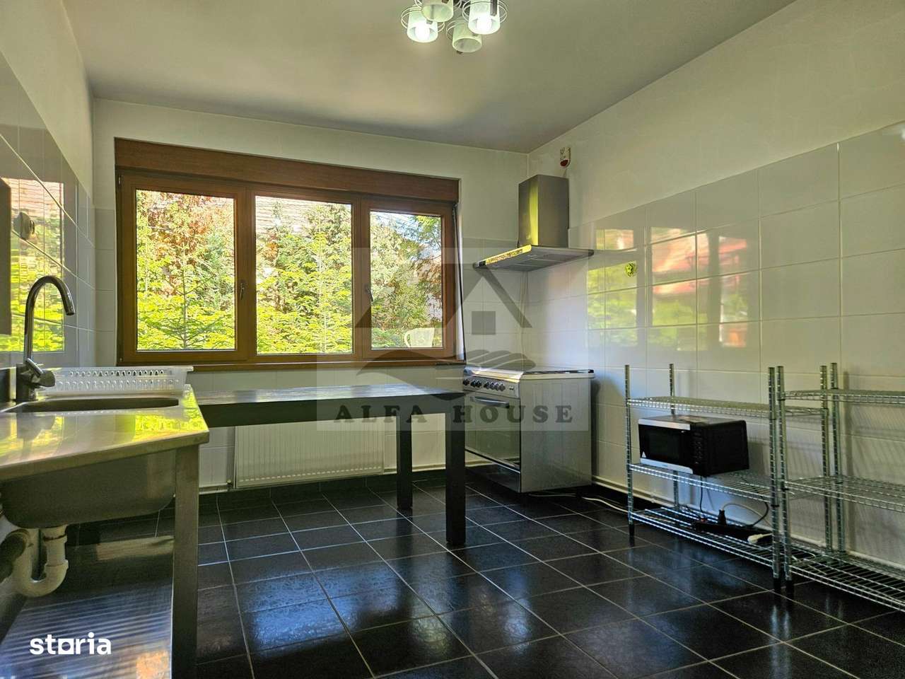 Casa deosebita cu 6 camere in  Centrul Brasovului - 210 mp - Imagine principală: 4/20