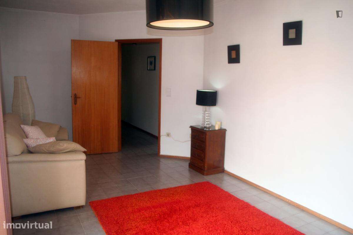 Quarto - localizado em Campanhã Porto - Grande imagem: 5/12