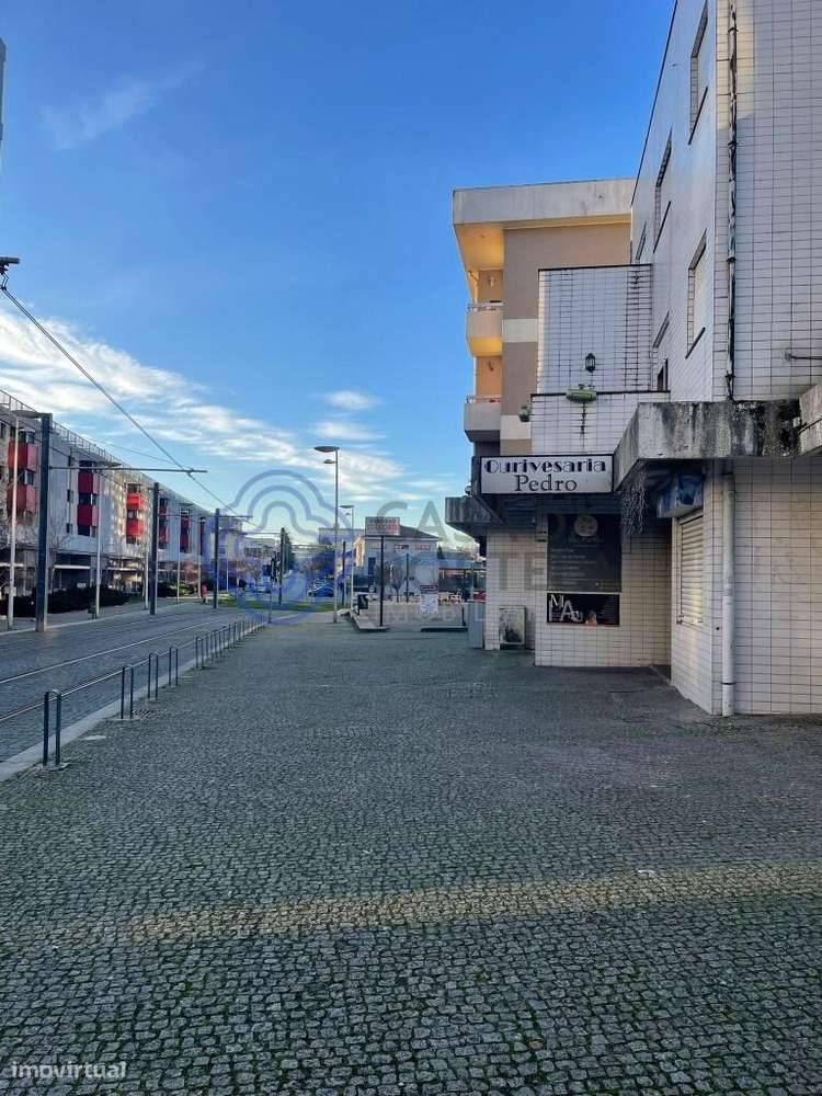 Loja Comercial para Arrendamento - Rua Dr.º Carlos Pires Felgueiras, M - Grande imagem: 2/7