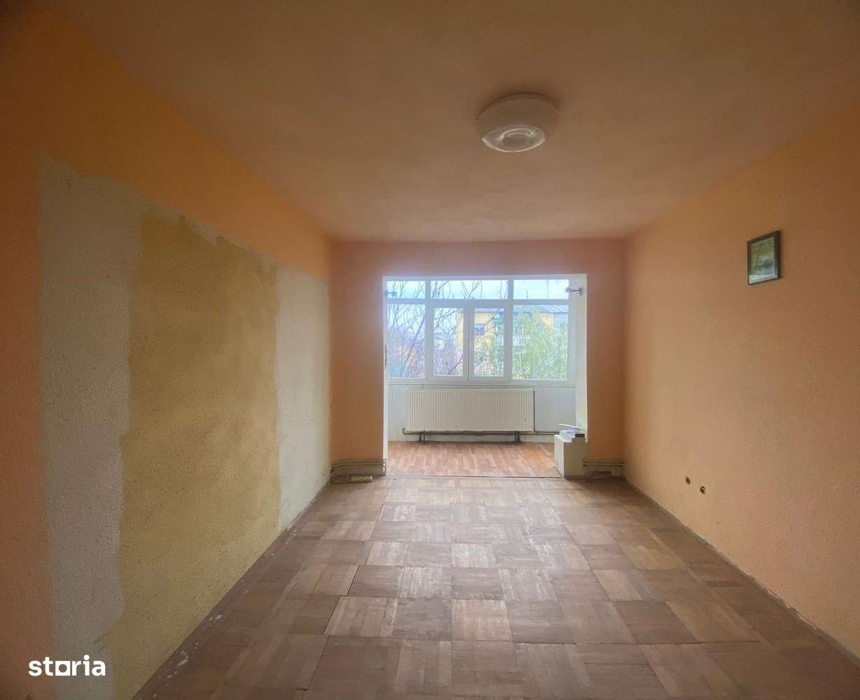 Vanzare apartament cu 3 camere în Micro 6  zonă căutată din Târgoviste-3
