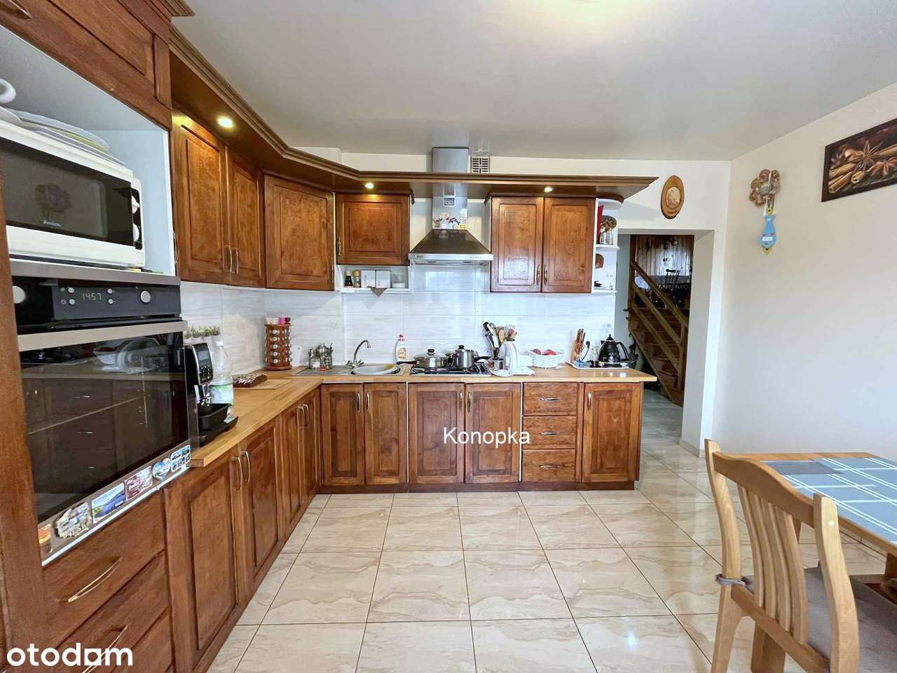 Solidny dom z tarasem i garażem-9