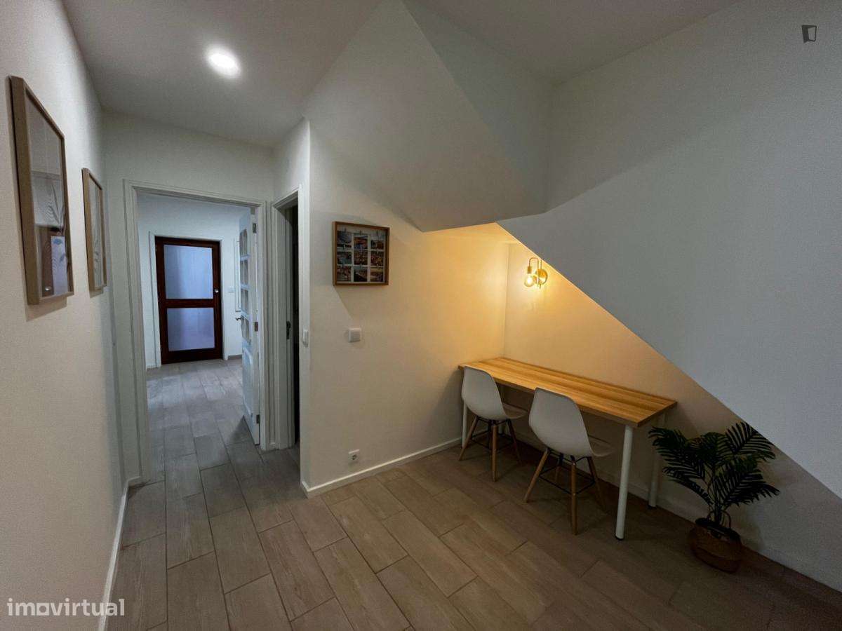 Quarto - localizado em Custóias Porto - Grande imagem: 3/9