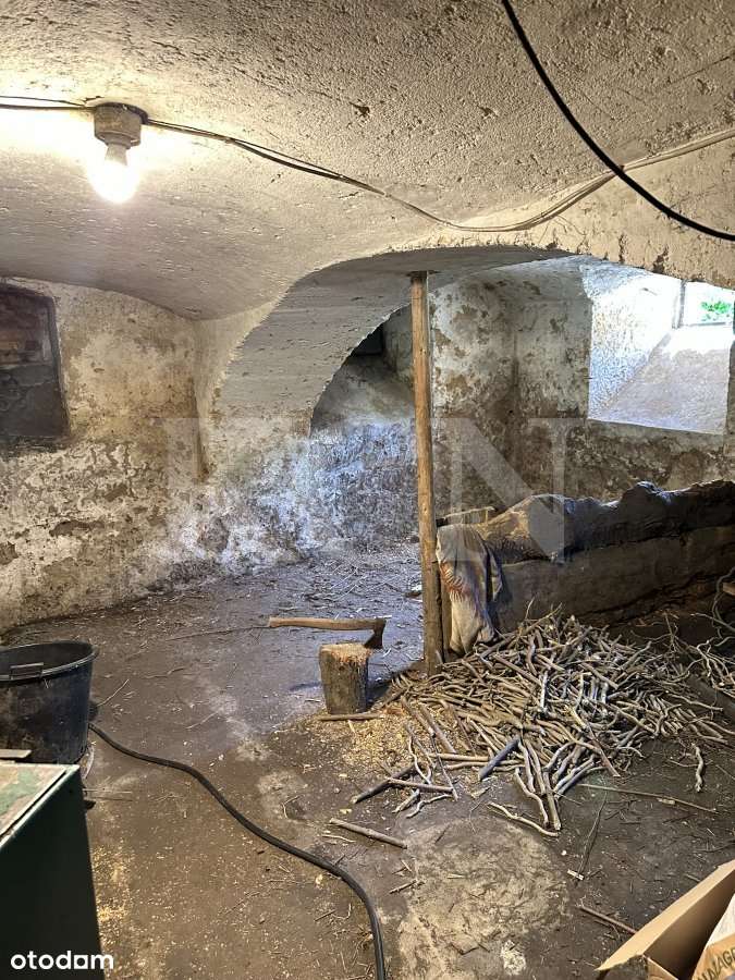 Urokliwy dom z zabudowaniami k. Złotoryi.-17