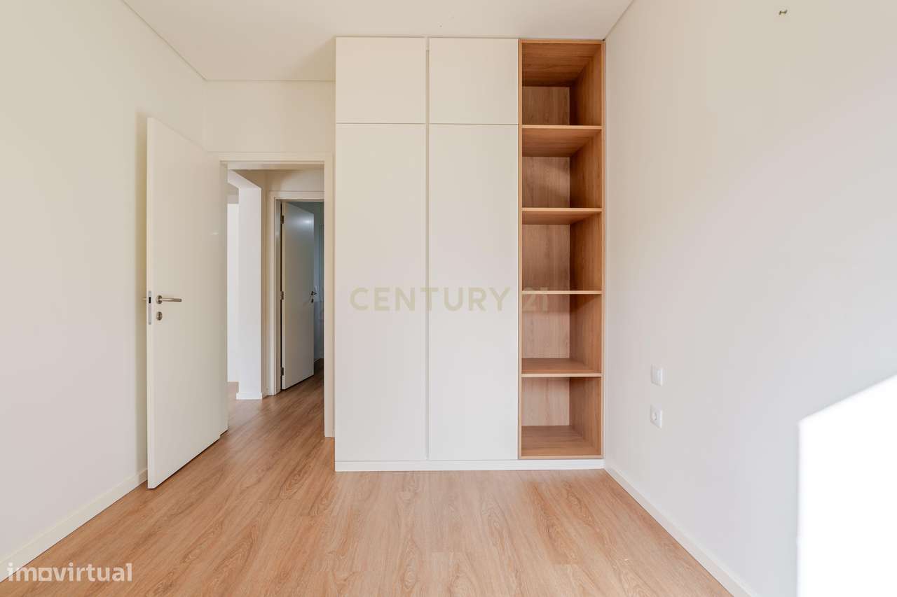 Apartamento T2 praticamente novo , nas Antas, Porto - Grande imagem: 4/42