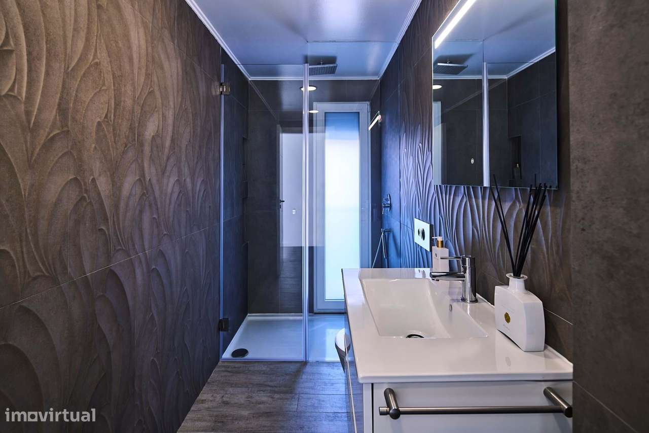 Moradia T4 com  piscina e jardim em zona privilegiada, Charneca da Cap-21