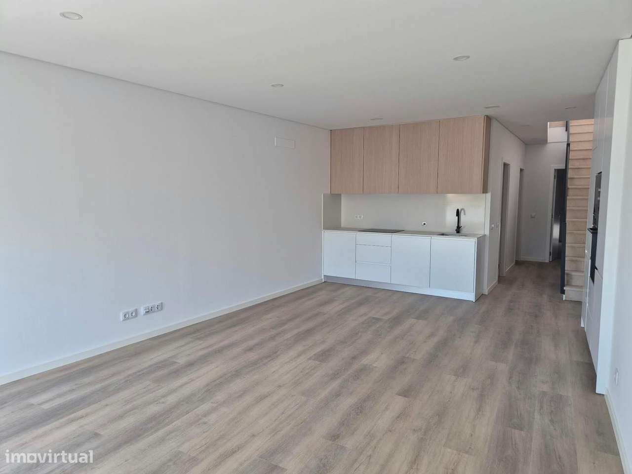 Penthouse T2 nova com garagem em Faro-10